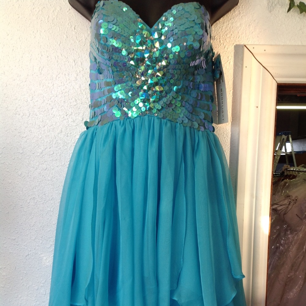 Women’s homecoming dress MeProm  Moonlight size 4
